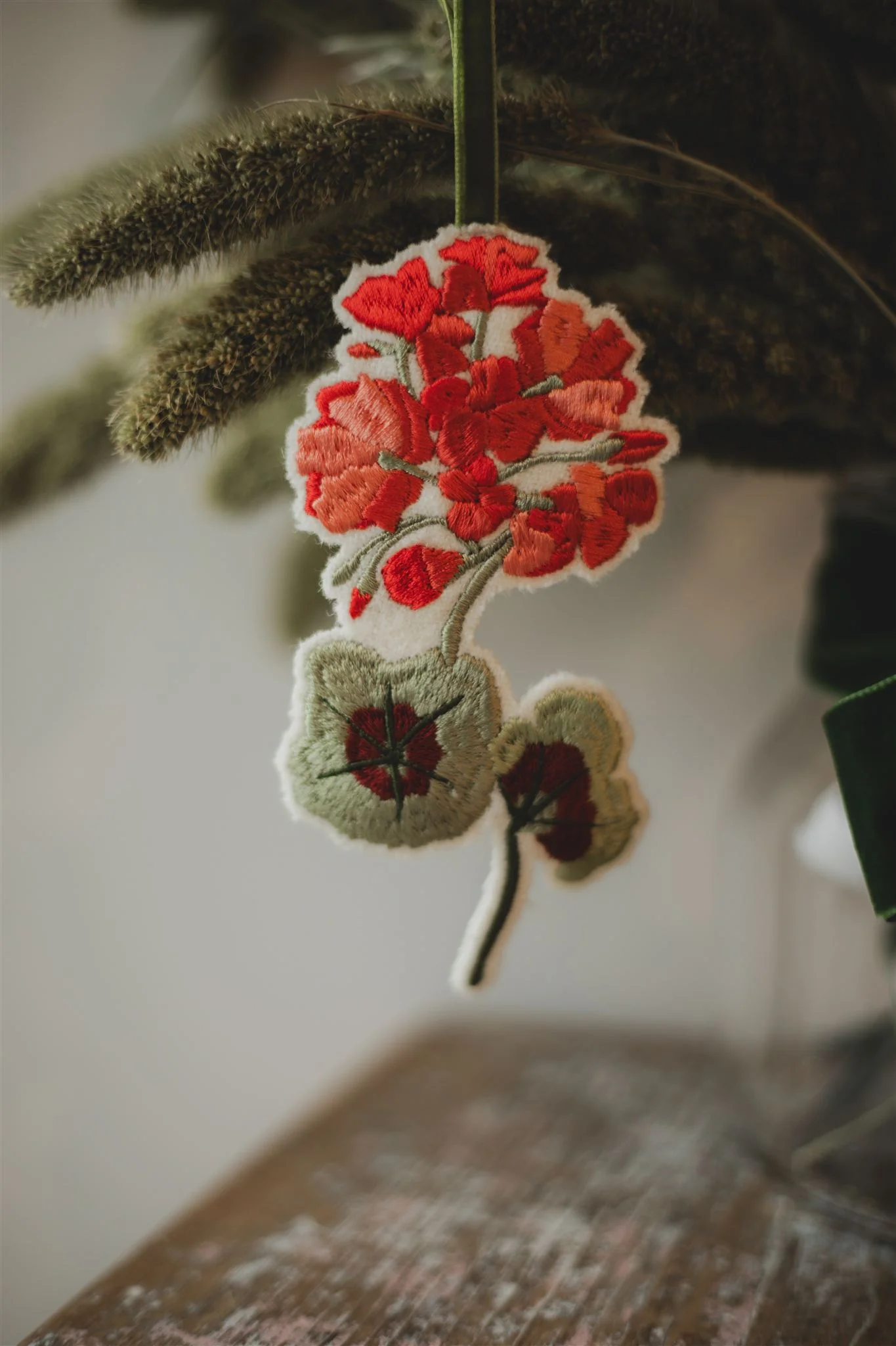 Geranium Hanging Tree Decoration - Image 4