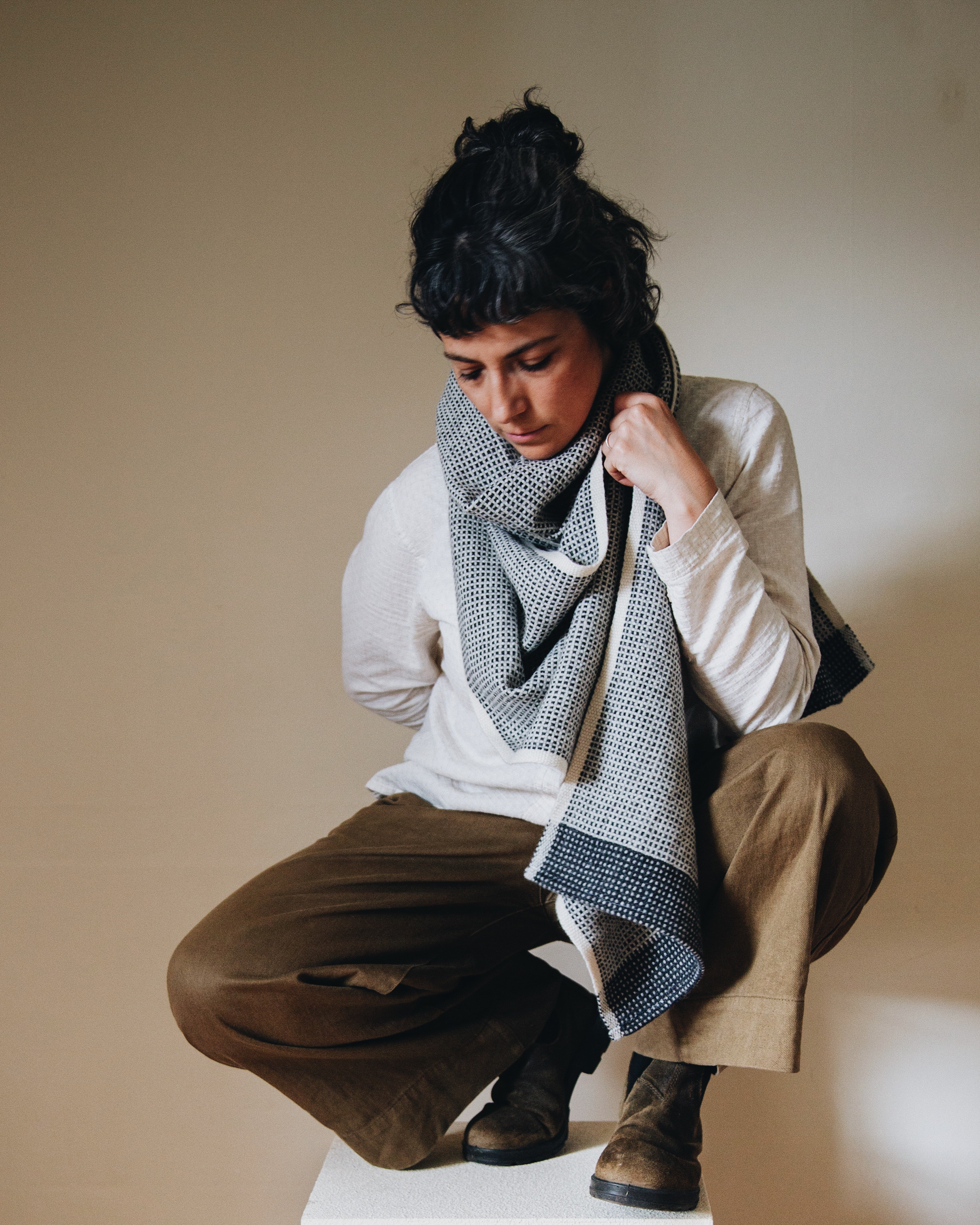 Grey Hopsack Scarf - Image 3