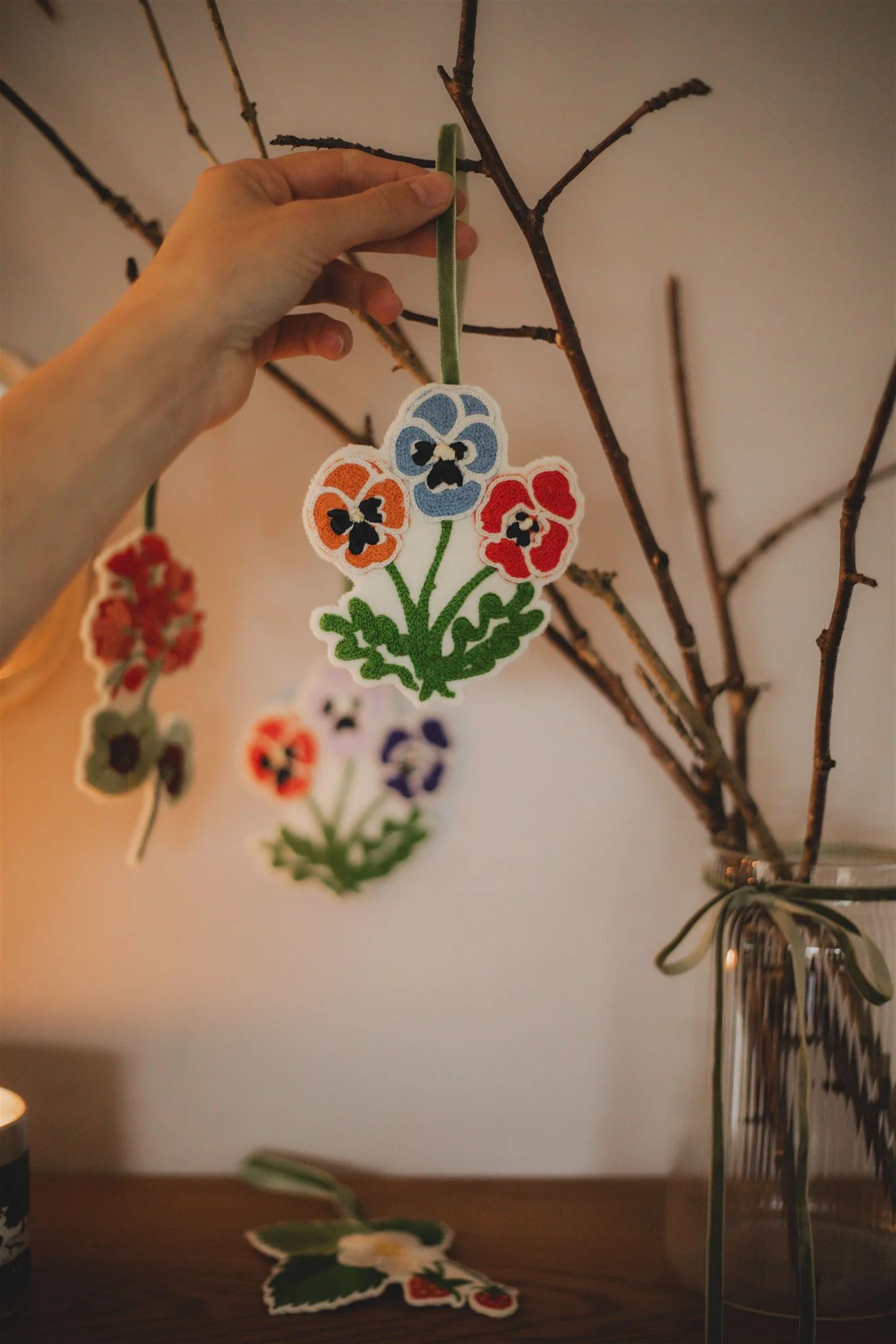 Winter Pansy  Tree Decoration - Image 3
