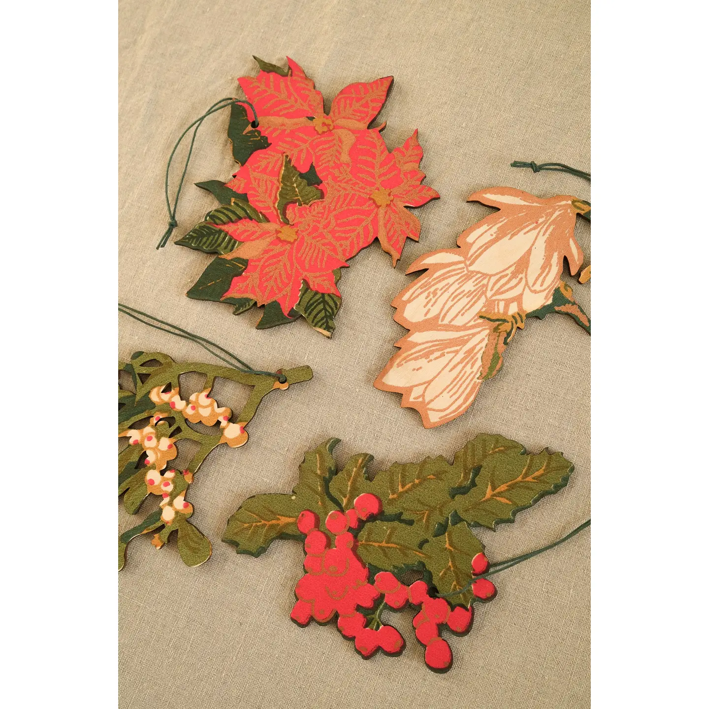 Tree Wall Hanging & Set of 4 Foliage Decorations - Image 4