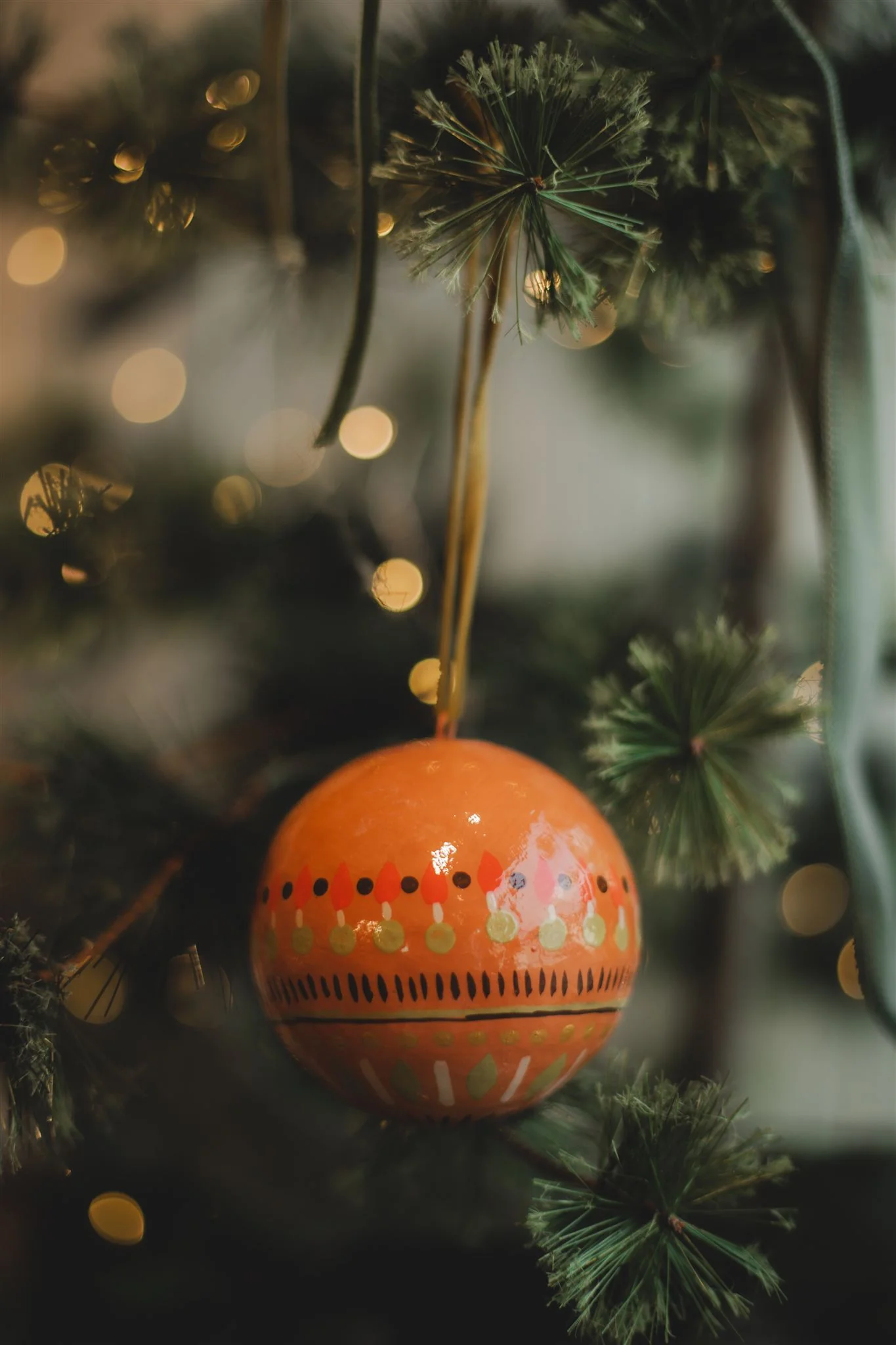 Yuletide Gold Christmas Baubles – Set of Three - Image 5